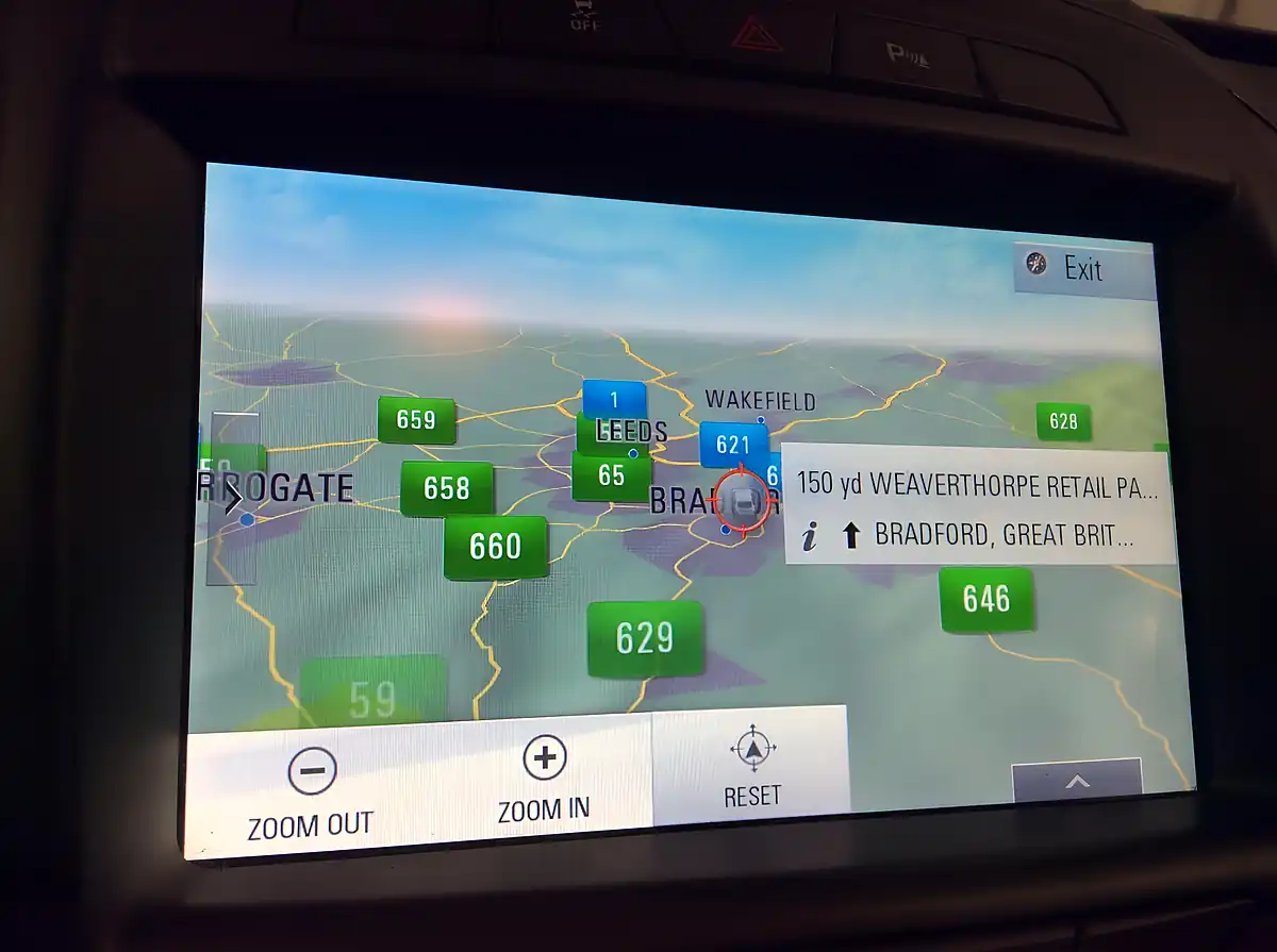 Used 2014 Vauxhall Insignia Elite Nav Sports Tourer Green - Interior and Exterior details 4
