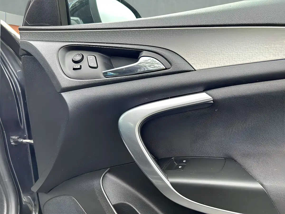 Used 2014 Vauxhall Insignia Energy Black - Interior and Exterior details 12