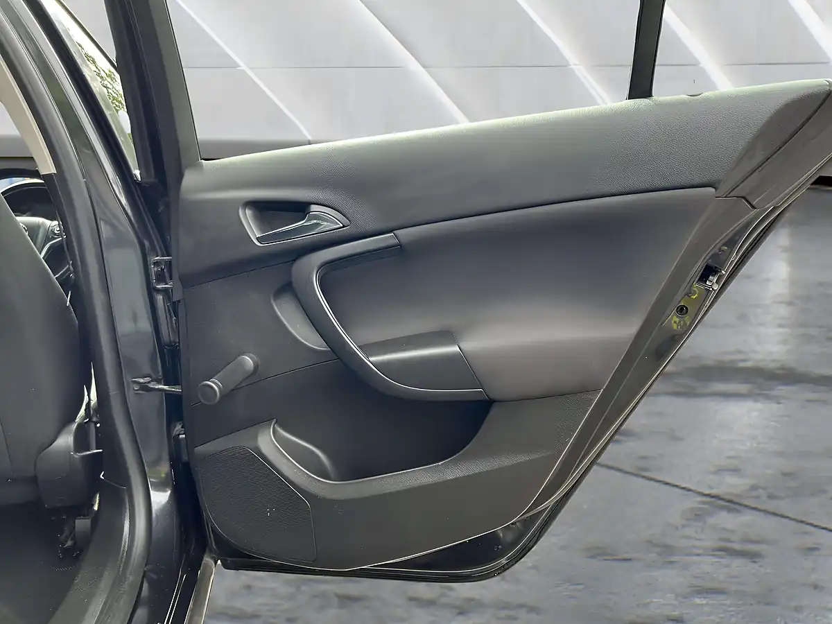 Used 2014 Vauxhall Insignia Energy Black - Interior and Exterior details 14