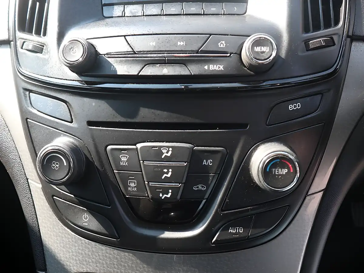 Used 2014 Vauxhall Insignia Energy White - Interior and Exterior details 10