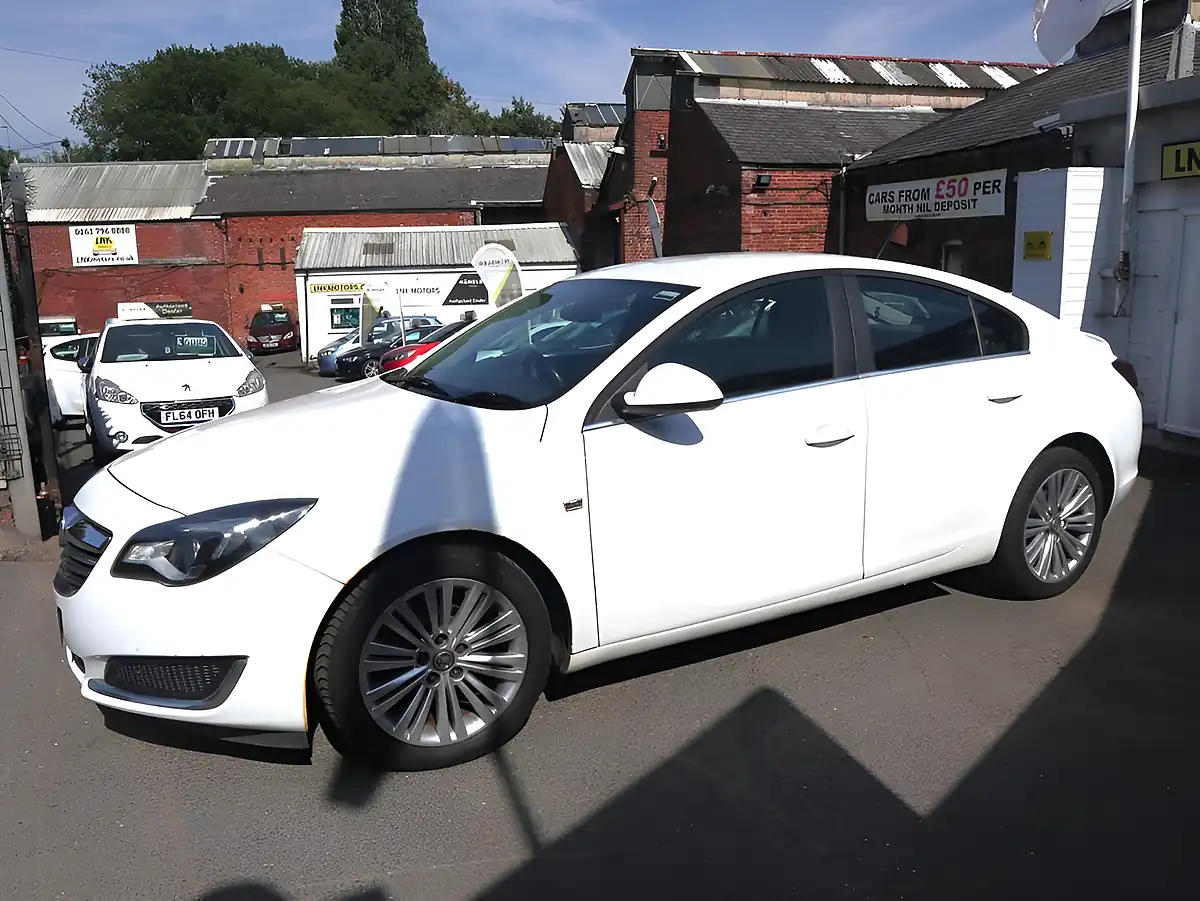 Used 2014 Vauxhall Insignia Energy White - Interior and Exterior details 14
