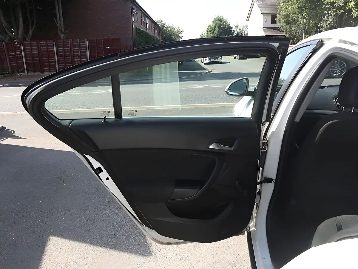 Used 2014 Vauxhall Insignia Energy White - Interior and Exterior details 16