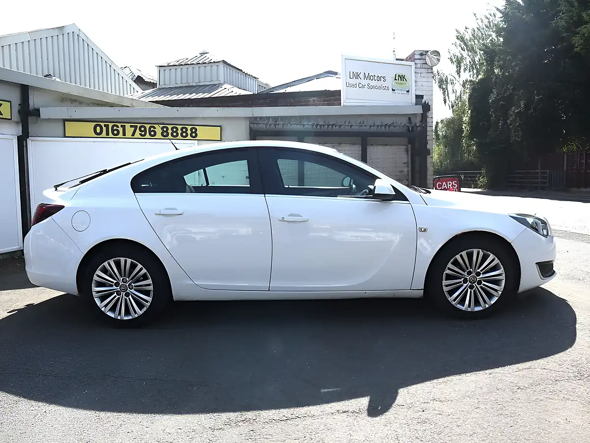 Used 2014 Vauxhall Insignia Energy White - Interior and Exterior details 3