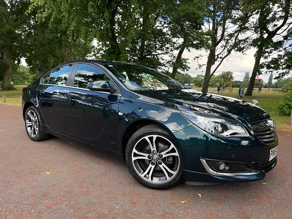 Used 2014 Vauxhall Insignia Limited Edition Green - Front View
