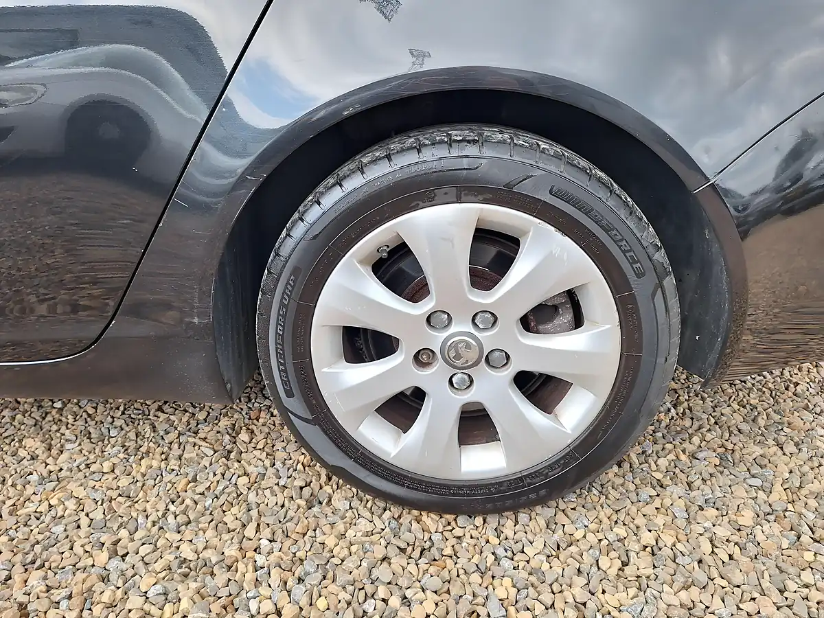 Used 2014 Vauxhall Insignia Sri Black - Interior and Exterior details 10