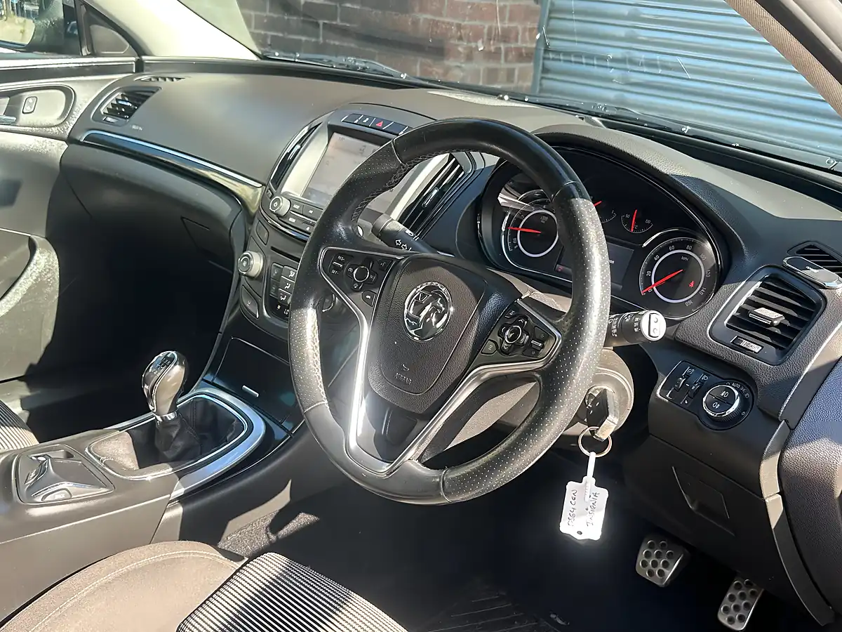 Used 2014 Vauxhall Insignia Sri Nav Black - Interior and Exterior details 7