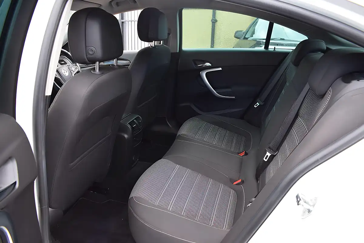 Used 2014 Vauxhall Insignia Sri Nav White - Interior and Exterior details 11