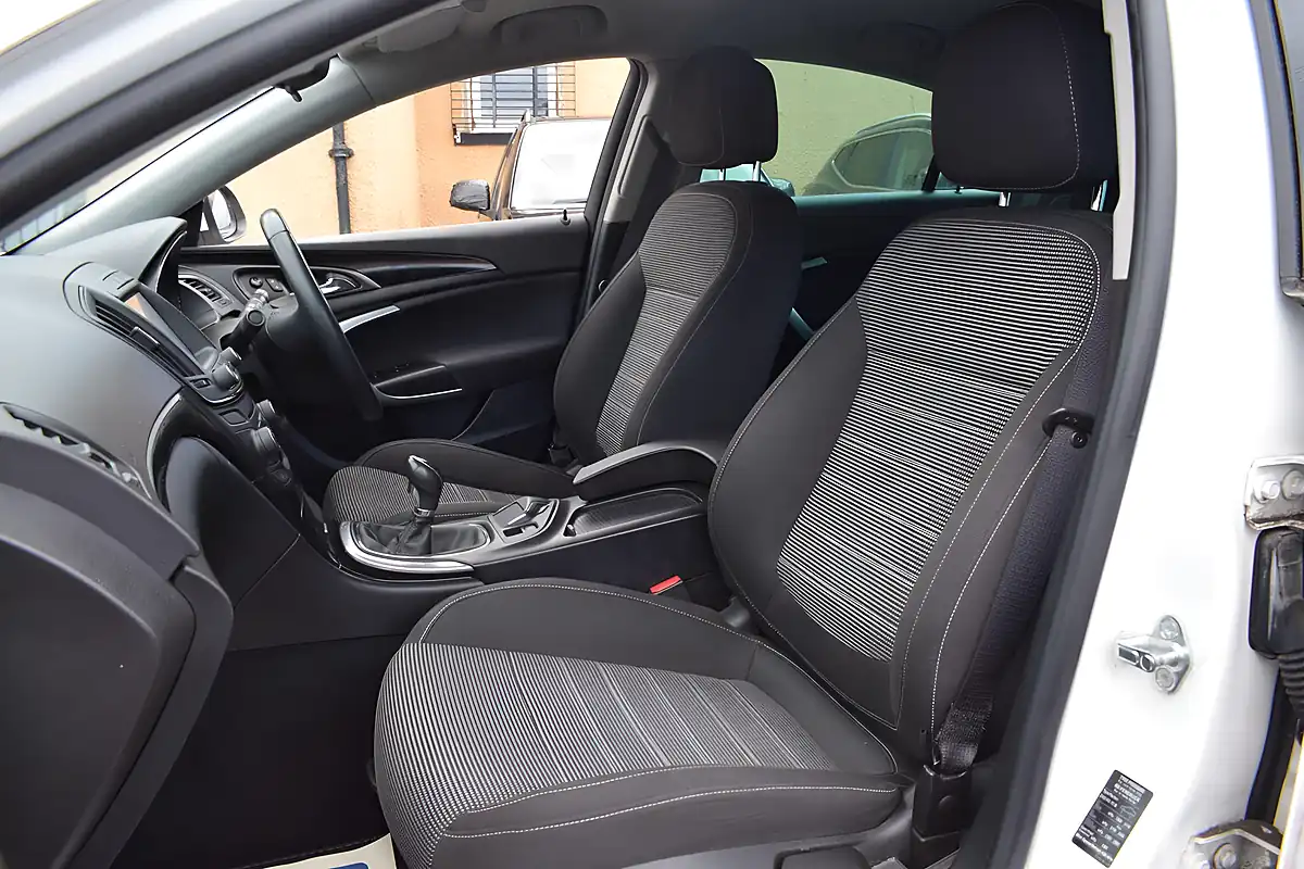 Used 2014 Vauxhall Insignia Sri Nav White - Interior and Exterior details 13