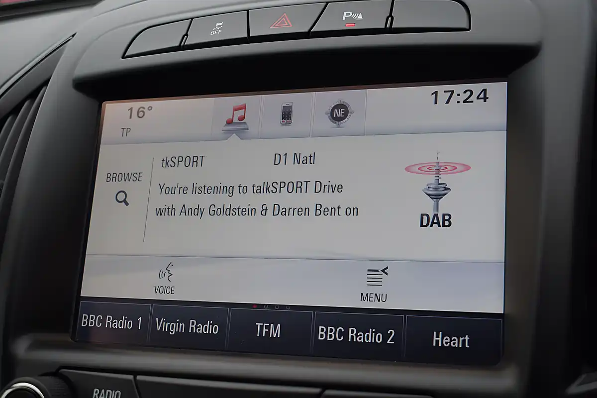 Used 2014 Vauxhall Insignia Sri Nav White - Interior and Exterior details 15