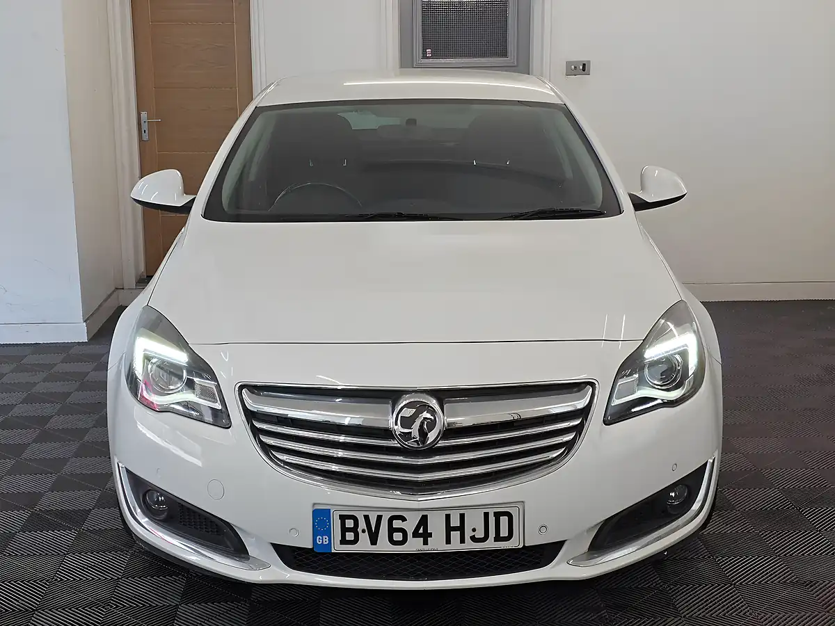 Used 2014 Vauxhall Insignia Sri Nav White - Interior and Exterior details 2