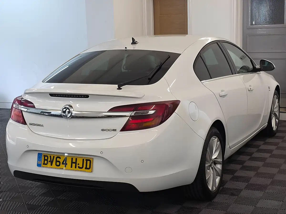Used 2014 Vauxhall Insignia Sri Nav White - Interior and Exterior details 4