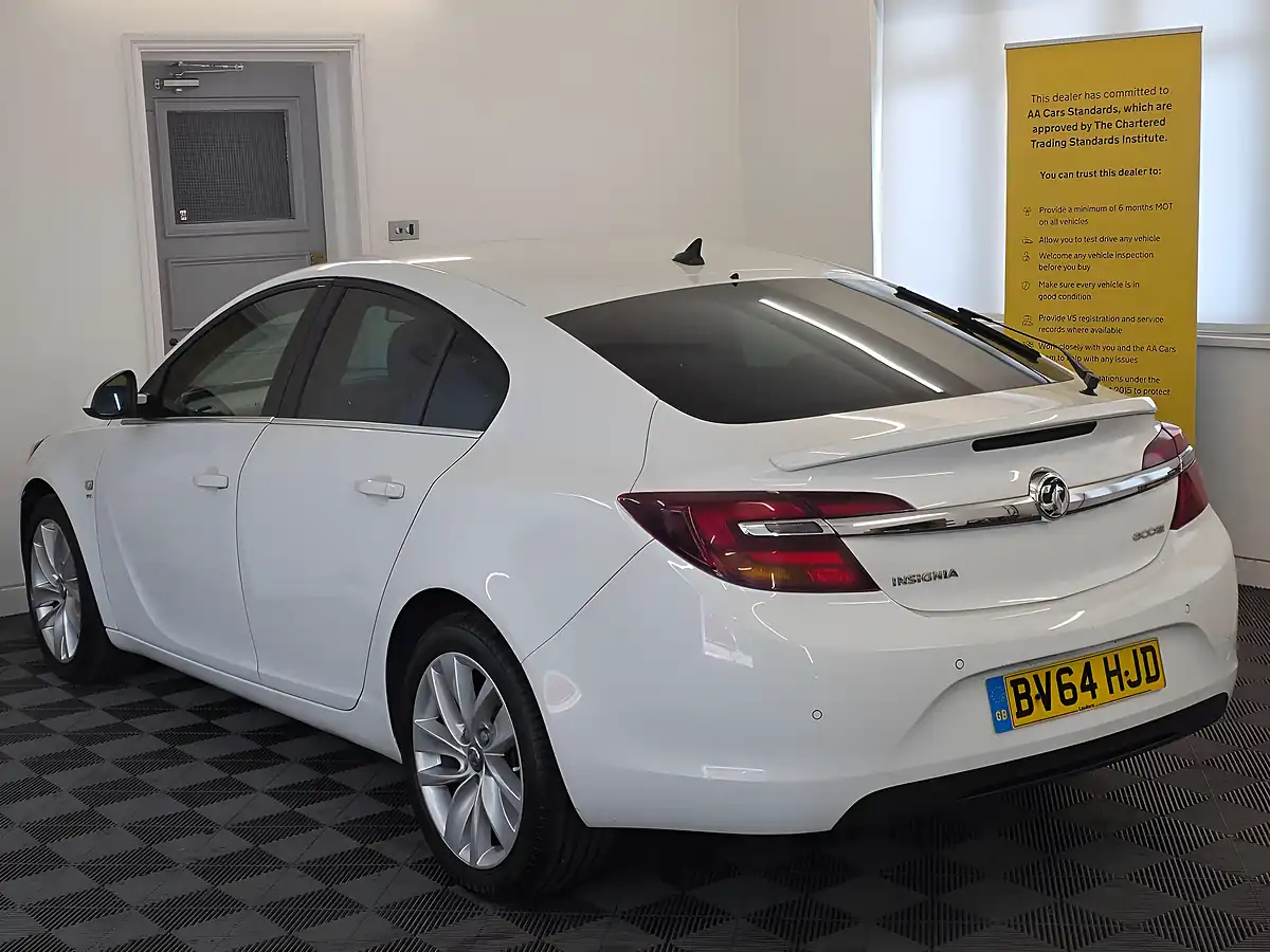 Used 2014 Vauxhall Insignia Sri Nav White - Interior and Exterior details 6