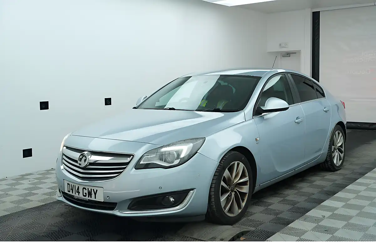 Used 2014 Vauxhall Insignia Sri Silver - Interior and Exterior details 2