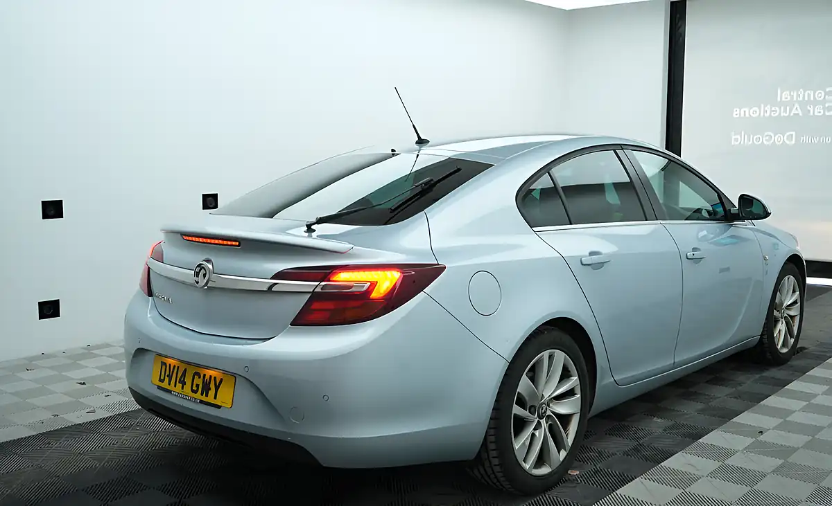 Used 2014 Vauxhall Insignia Sri Silver - Interior and Exterior details 4