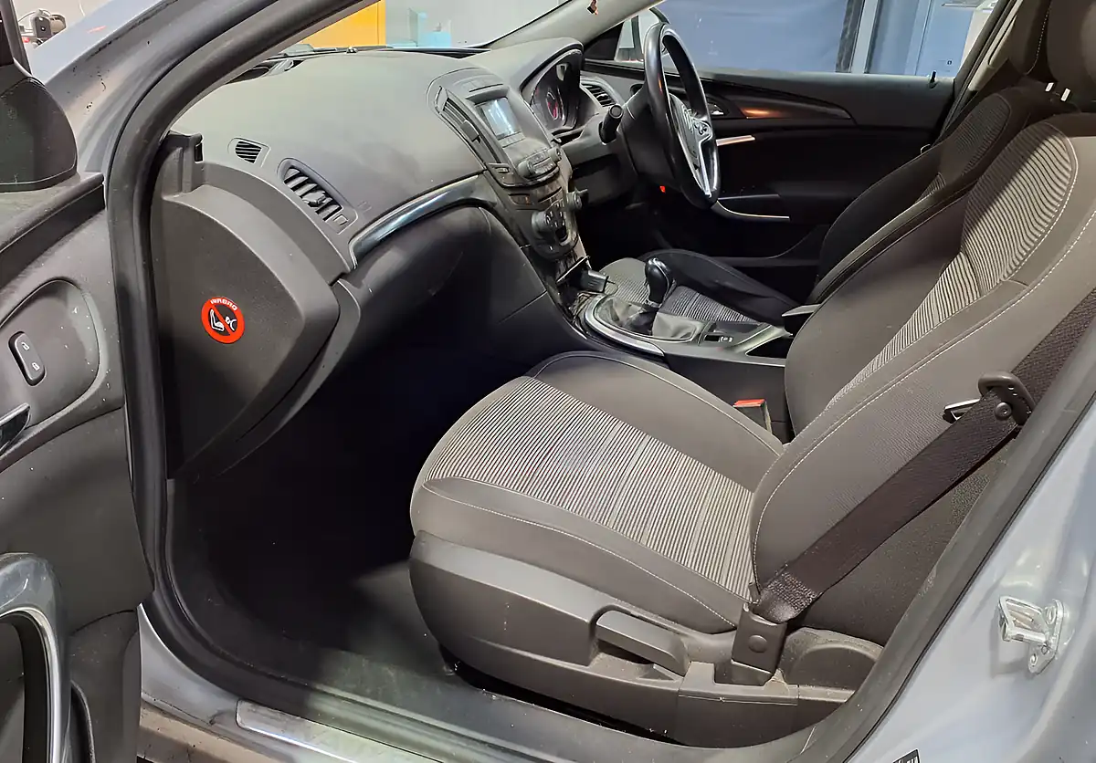 Used 2014 Vauxhall Insignia Sri Silver - Interior and Exterior details 6