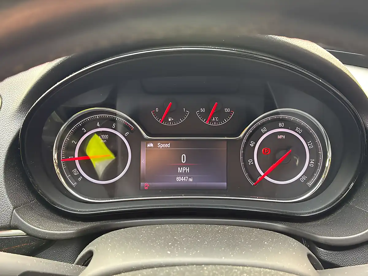 Used 2014 Vauxhall Insignia Sri Sovereign Silver - Interior and Exterior details 12