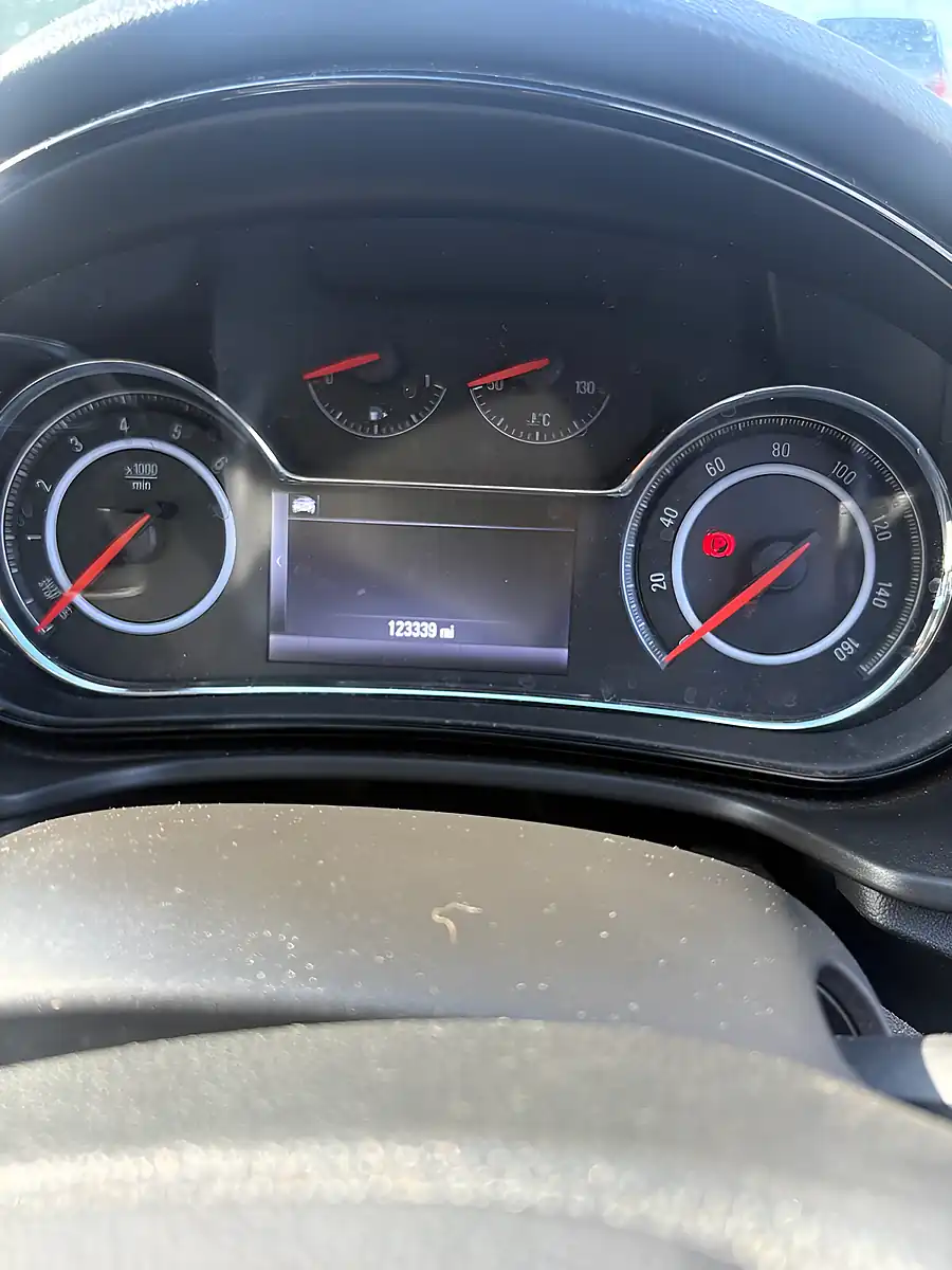 Used 2014 Vauxhall Insignia Tech Line White - Interior and Exterior details 12