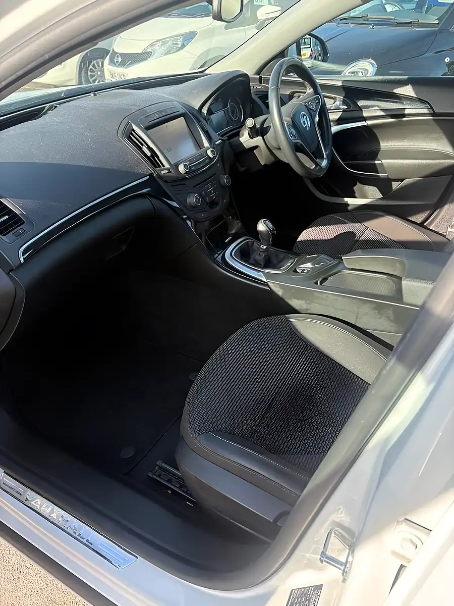 Used 2014 Vauxhall Insignia Tech Line White - Interior and Exterior details 6