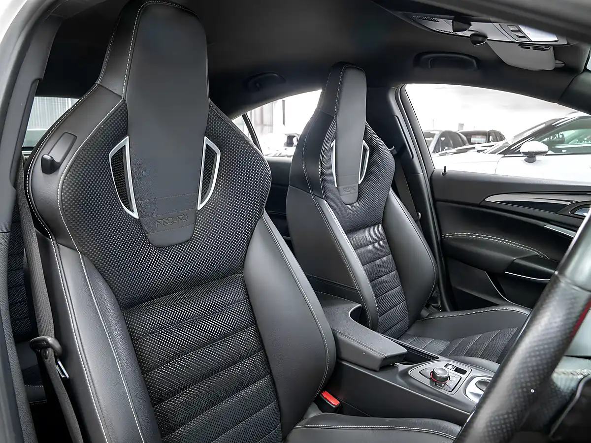 Used 2014 Vauxhall Insignia Vxr Supersport White - Interior and Exterior details 13