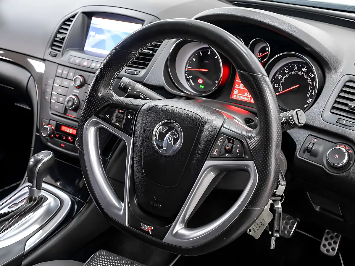 Used 2014 Vauxhall Insignia Vxr Supersport White - Interior and Exterior details 16