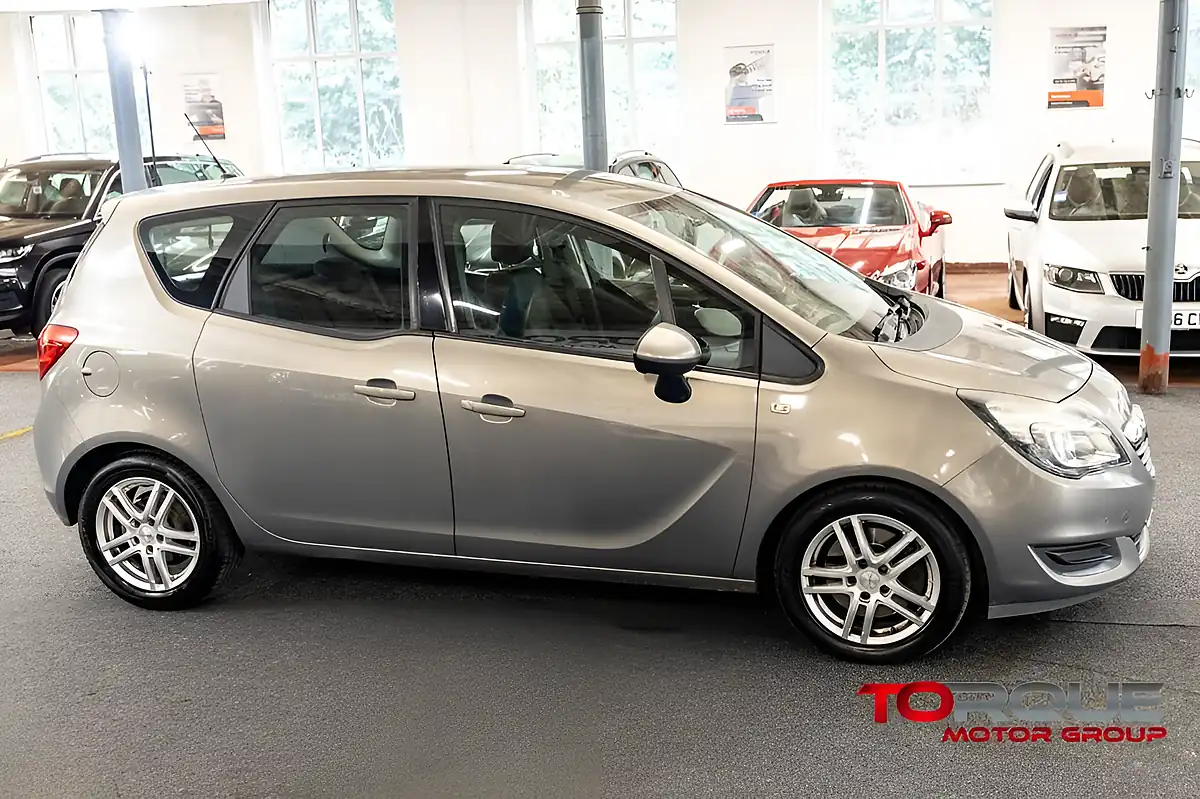 Used 2014 Vauxhall Meriva Exclusiv Brown - Interior and Exterior details 12