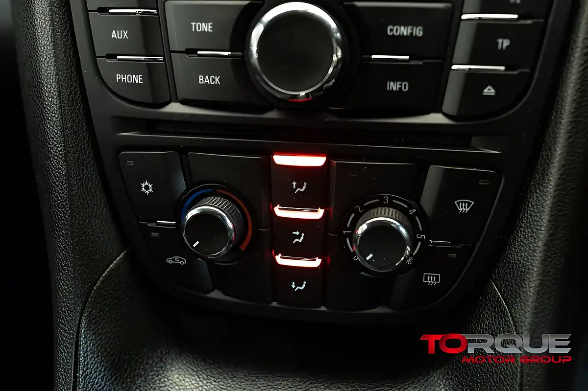 Used 2014 Vauxhall Meriva Exclusiv Brown - Interior and Exterior details 14