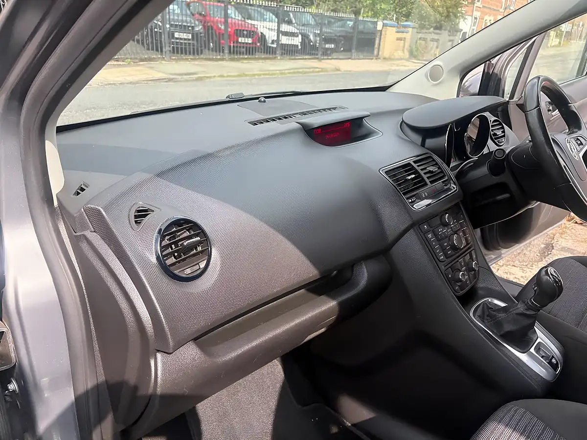 Used 2014 Vauxhall Meriva Life Grey - Interior and Exterior details 14