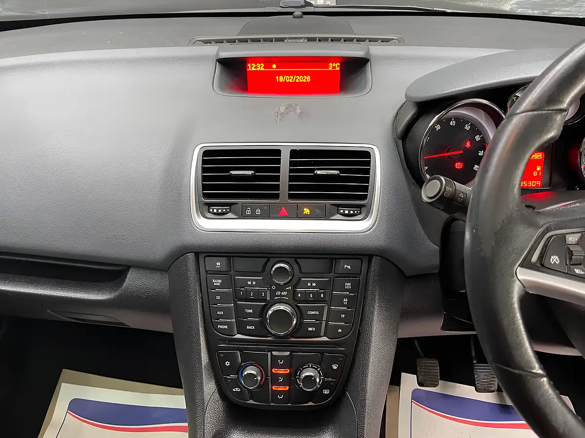 Used 2014 Vauxhall Meriva Se Blue - Interior and Exterior details 11