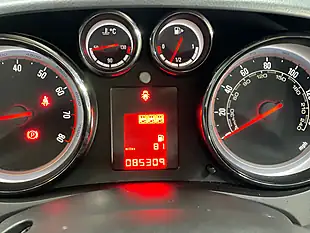 Used 2014 Vauxhall Meriva Se Blue - Interior and Exterior details 12