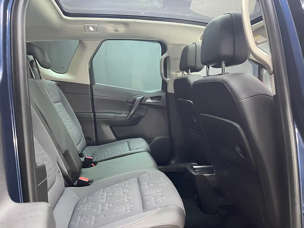 Used 2014 Vauxhall Meriva Se Blue - Interior and Exterior details 14