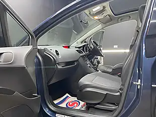 Used 2014 Vauxhall Meriva Se Blue - Interior and Exterior details 16