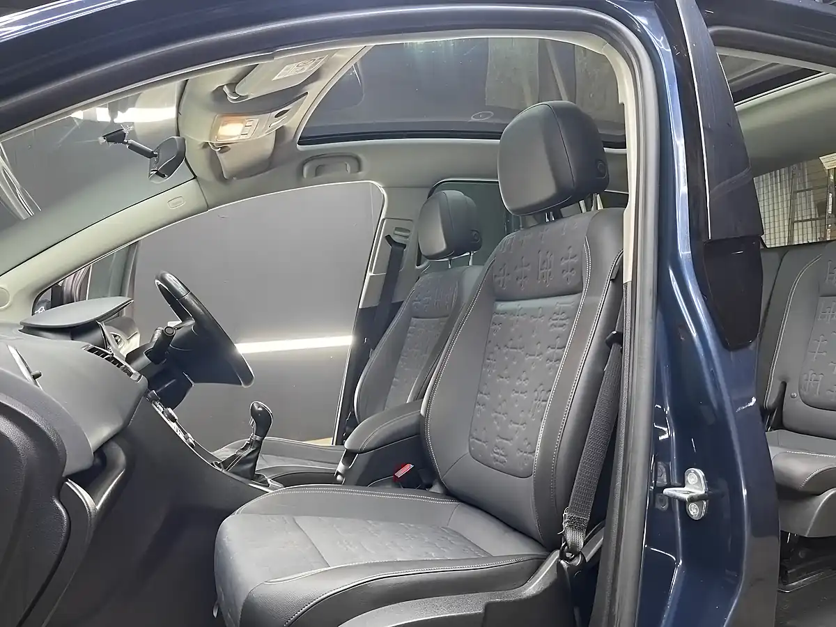 Used 2014 Vauxhall Meriva Se Blue - Interior and Exterior details 19