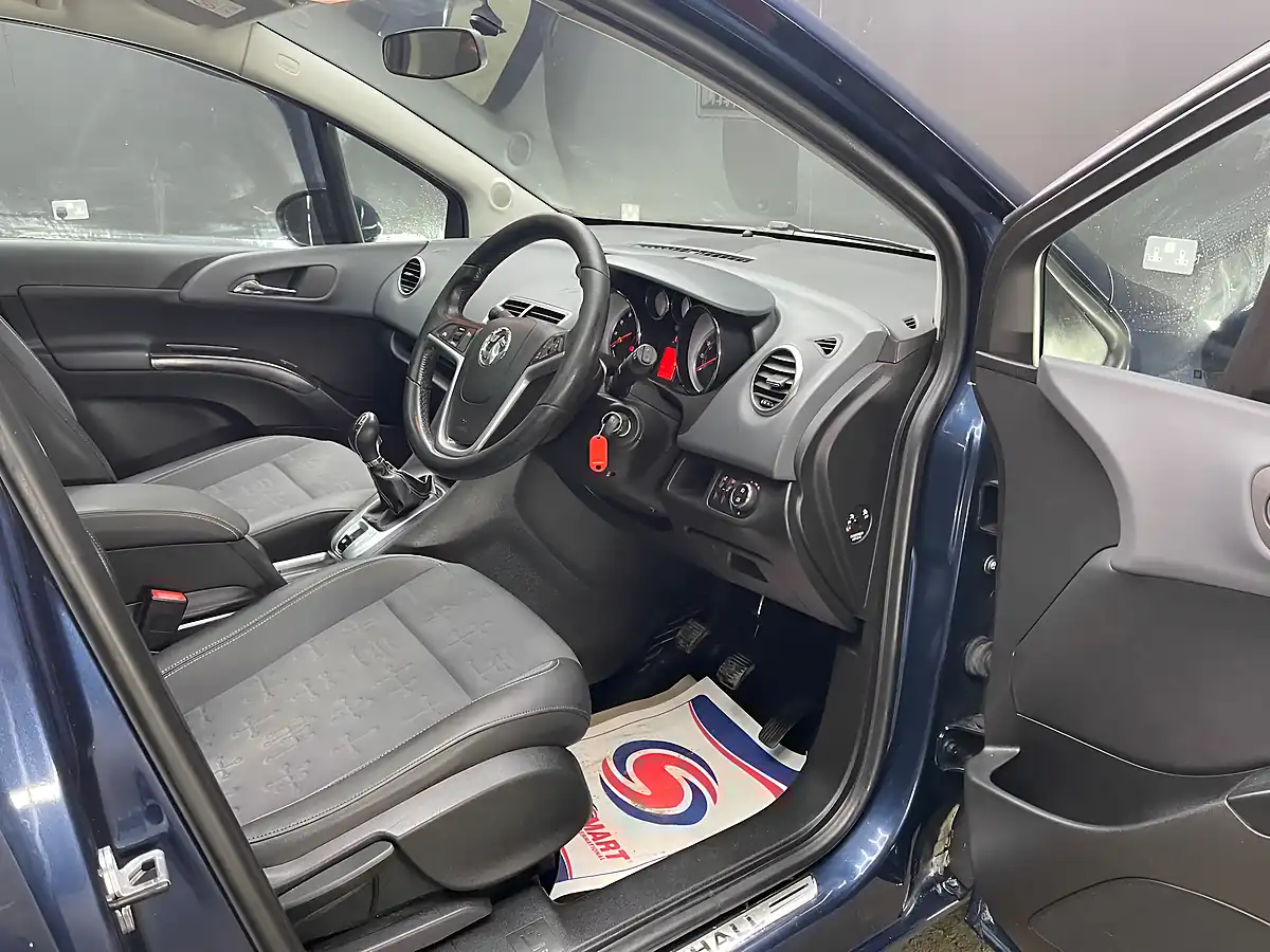 Used 2014 Vauxhall Meriva Se Blue - Interior and Exterior details 9