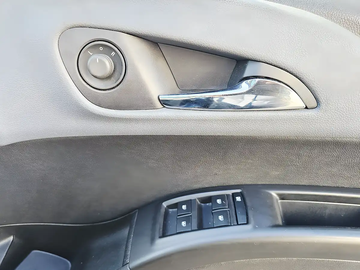 Used 2014 Vauxhall Meriva Se Blue - Interior and Exterior details 14