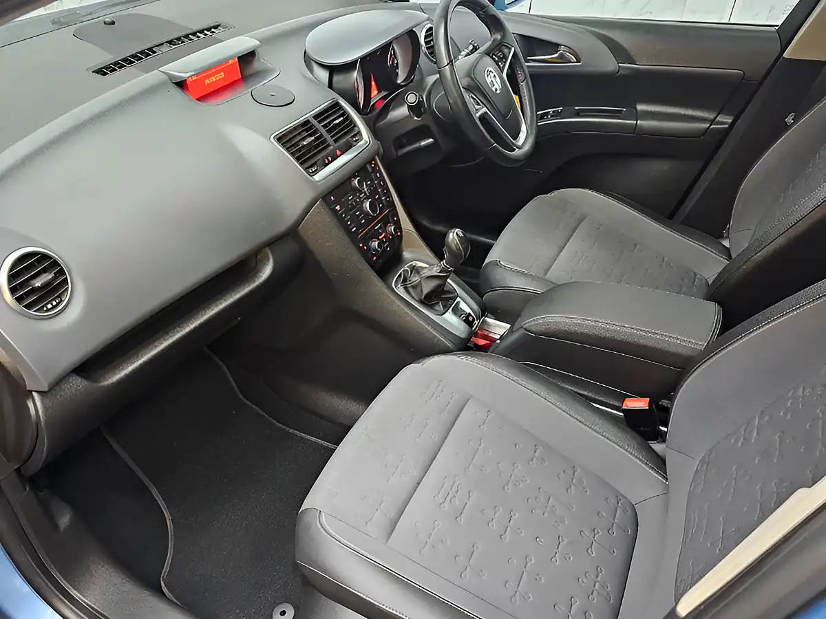 Used 2014 Vauxhall Meriva Se Blue - Interior and Exterior details 12
