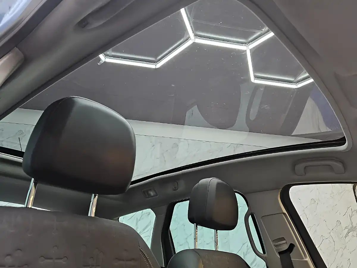 Used 2014 Vauxhall Meriva Se Blue - Interior and Exterior details 9