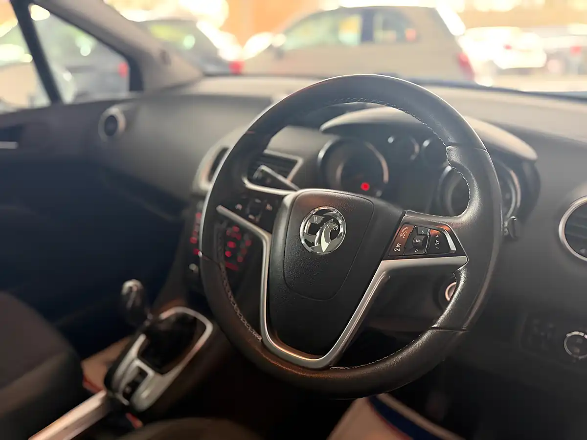 Used 2014 Vauxhall Meriva Se White - Interior and Exterior details 10