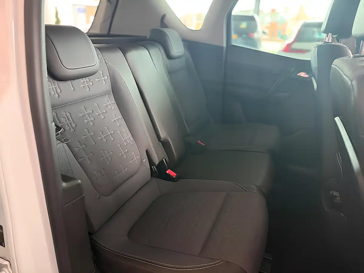 Used 2014 Vauxhall Meriva Se White - Interior and Exterior details 15