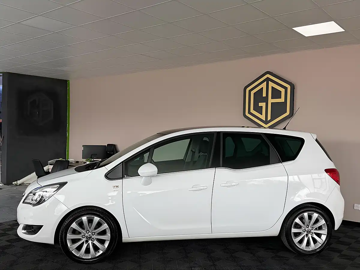 Used 2014 Vauxhall Meriva Se White - Interior and Exterior details 5