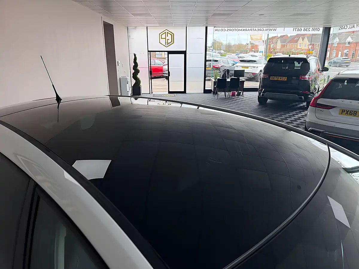 Used 2014 Vauxhall Meriva Se White - Interior and Exterior details 7