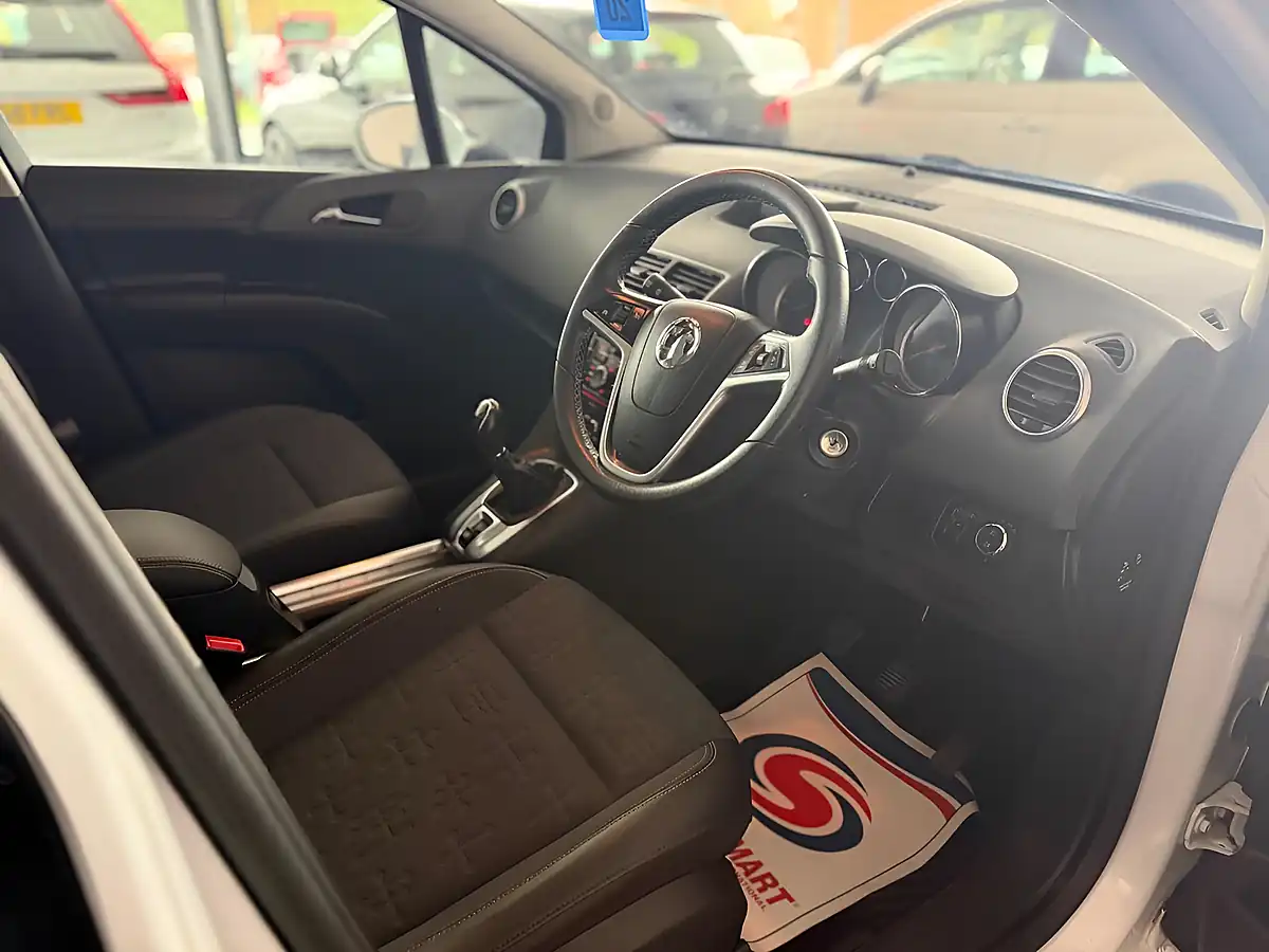 Used 2014 Vauxhall Meriva Se White - Interior and Exterior details 9
