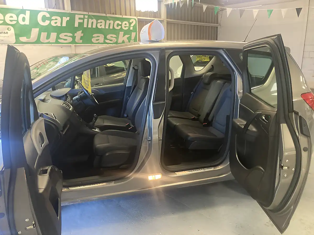 Used 2014 Vauxhall Meriva Tech Line Brown - Interior and Exterior details 14