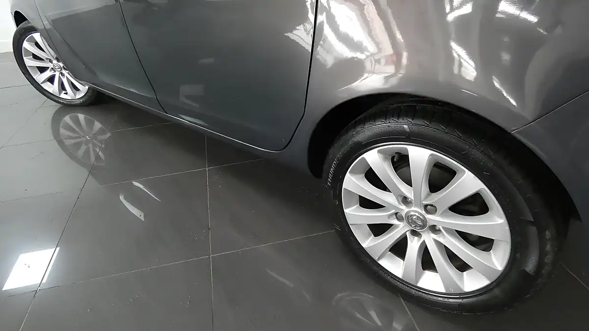 Used 2014 Vauxhall Meriva Tech Line Grey - Interior and Exterior details 10