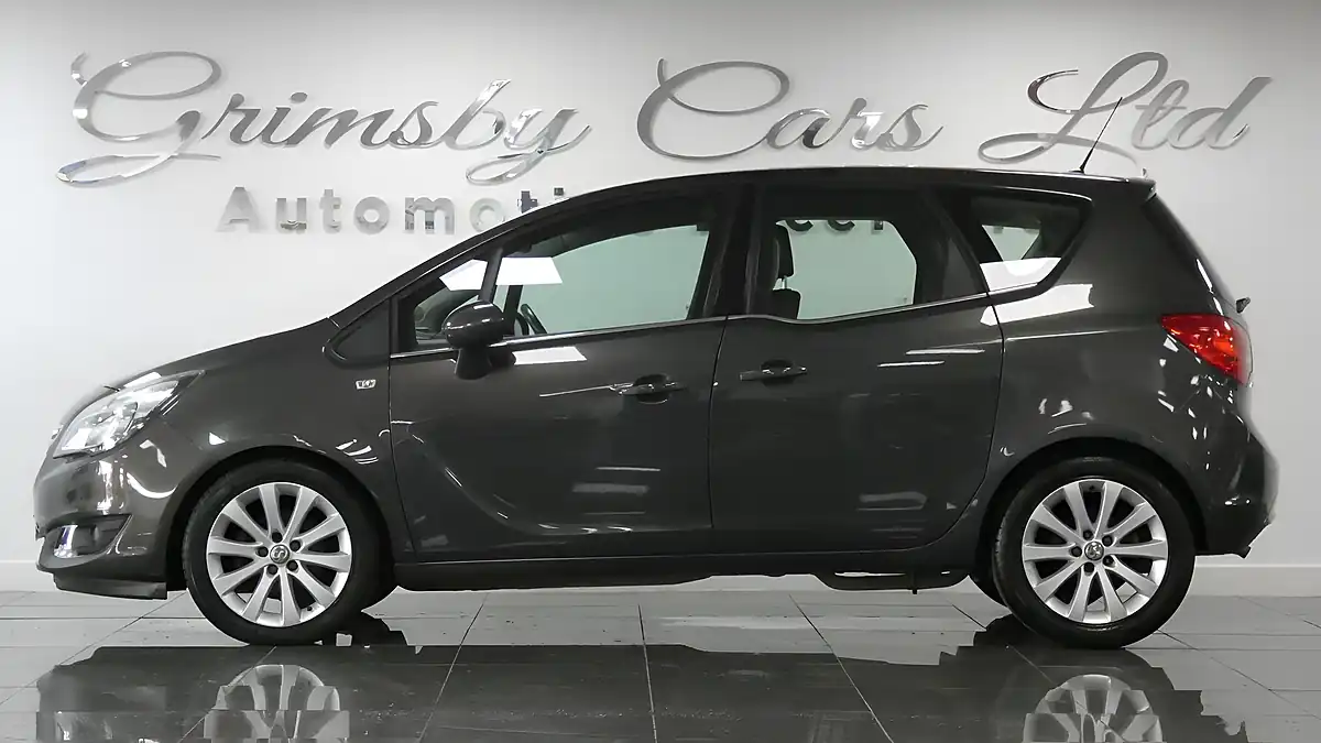 Used 2014 Vauxhall Meriva Tech Line Grey - Interior and Exterior details 2