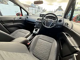 Used 2014 Vauxhall Meriva Tech Line Red - Interior and Exterior details 11