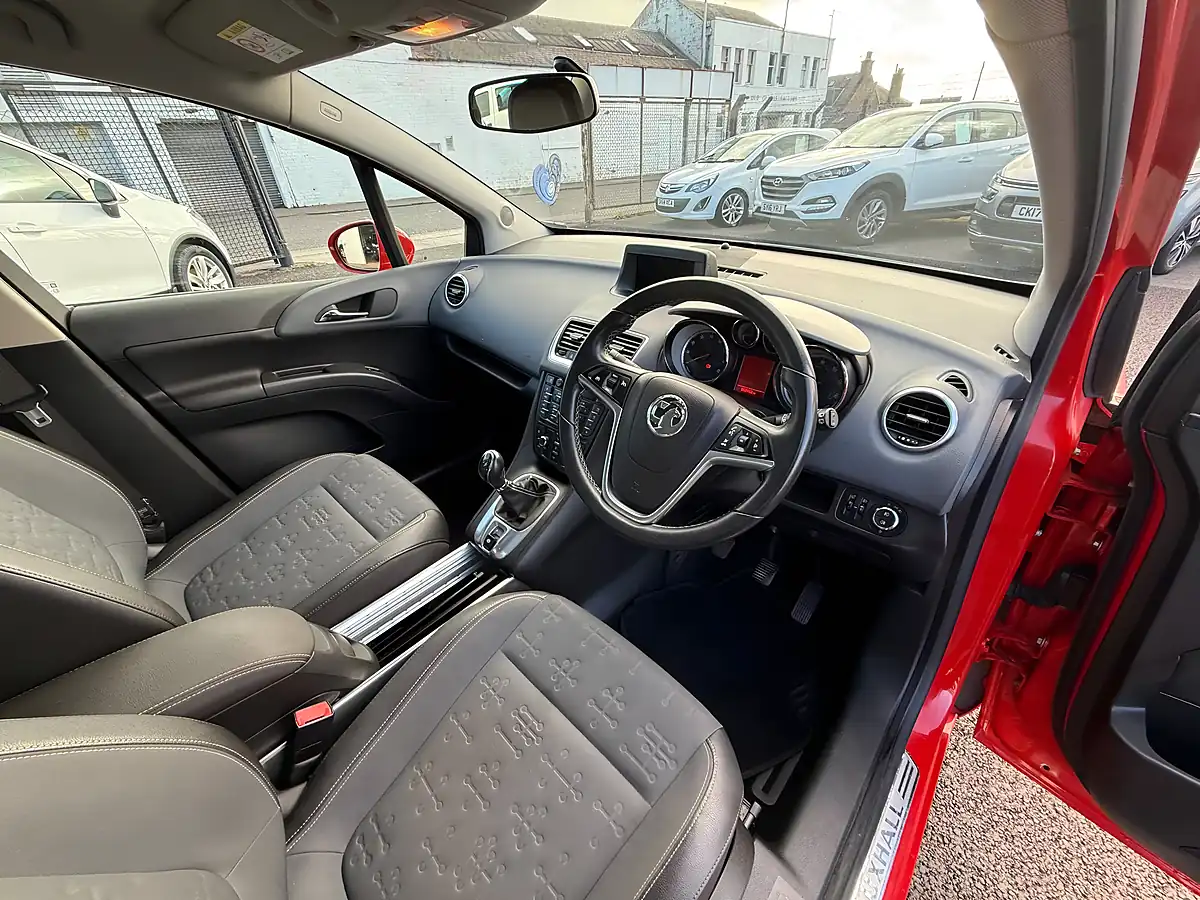 Used 2014 Vauxhall Meriva Tech Line Red - Interior and Exterior details 9