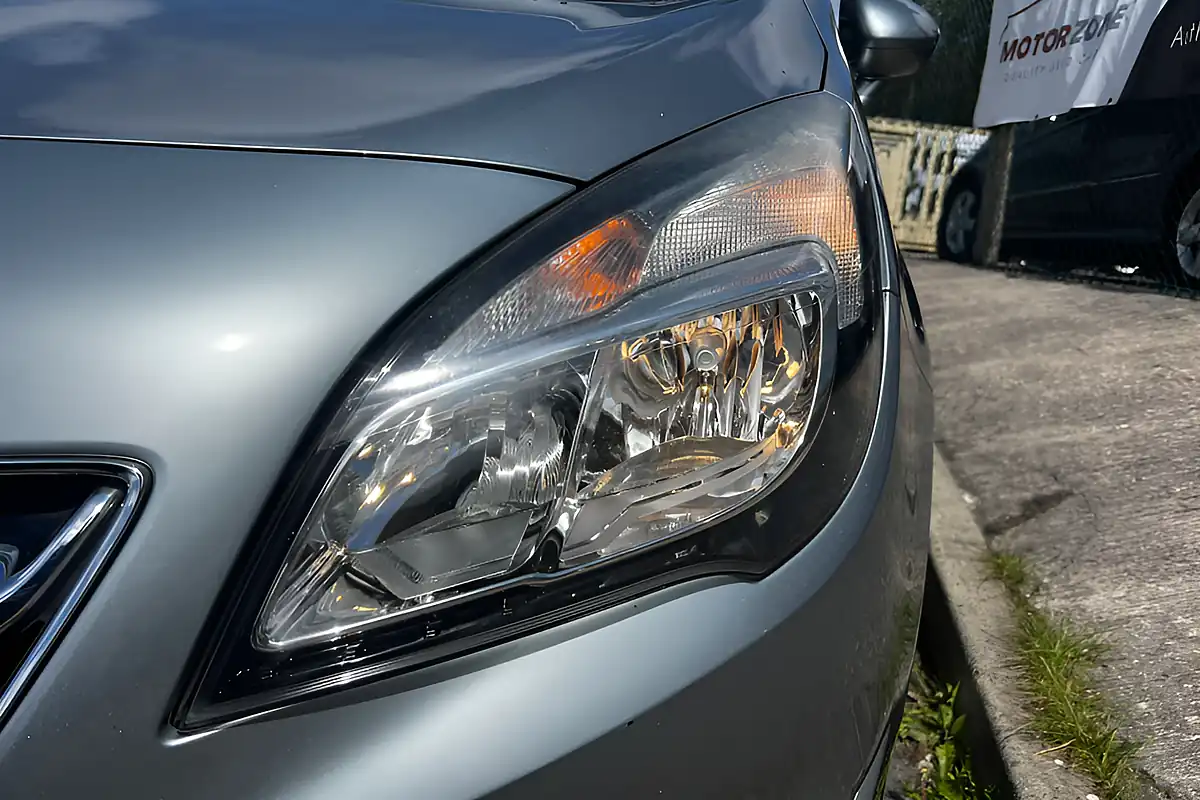 Used 2014 Vauxhall Meriva Tech Line Silver - Interior and Exterior details 18