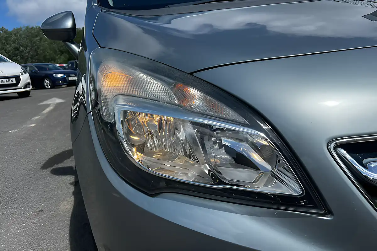 Used 2014 Vauxhall Meriva Tech Line Silver - Interior and Exterior details 19