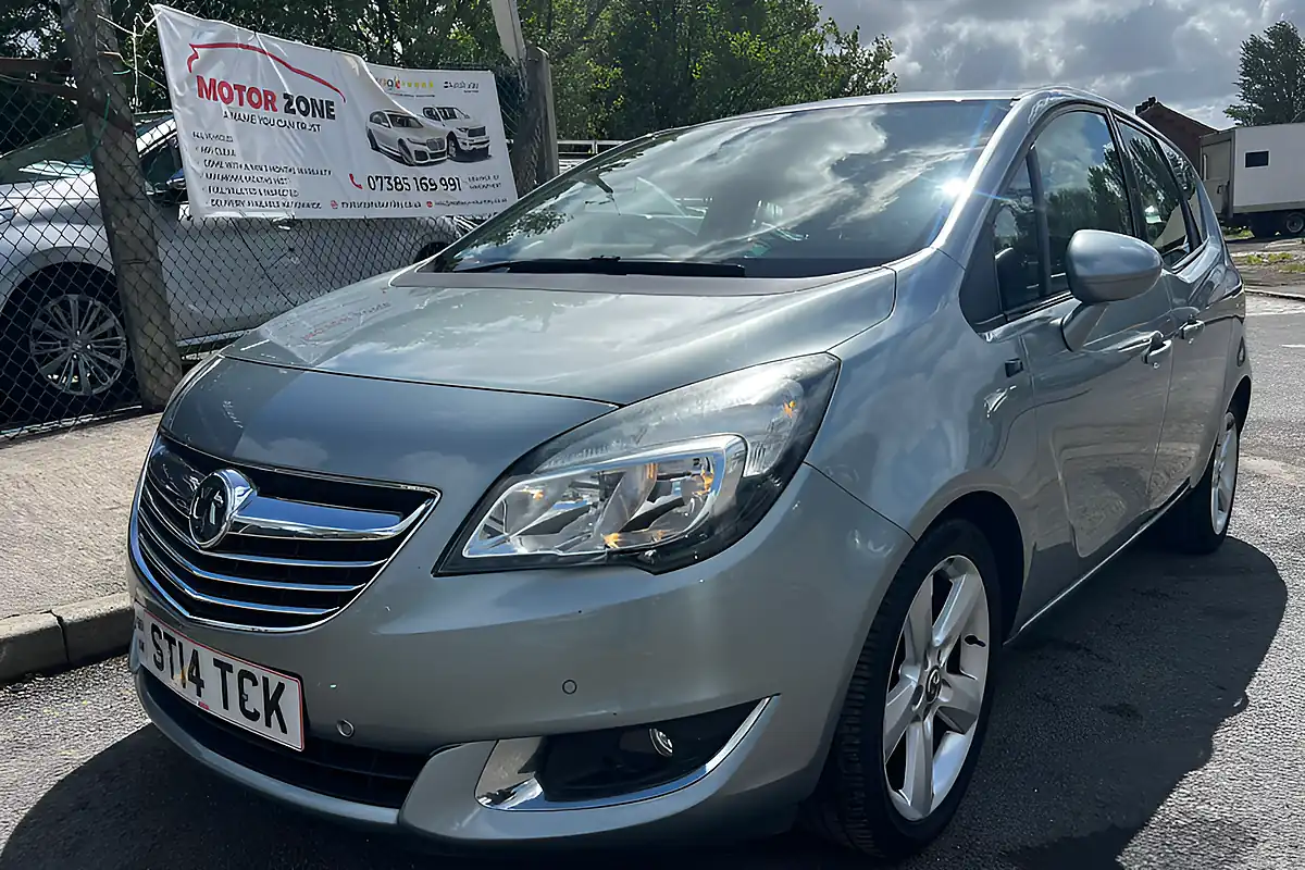Used 2014 Vauxhall Meriva Tech Line Silver - Interior and Exterior details 3