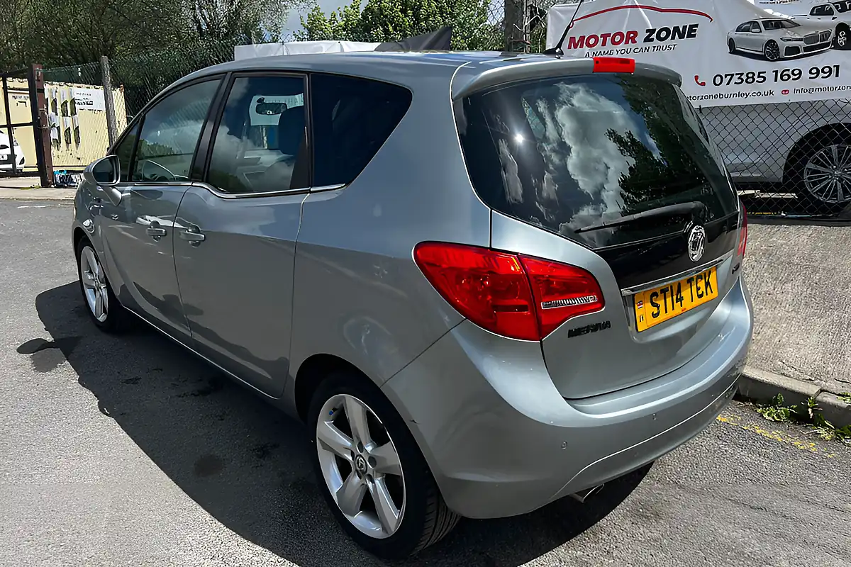 Used 2014 Vauxhall Meriva Tech Line Silver - Interior and Exterior details 5